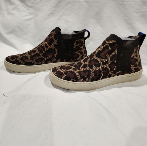 Rothy's The Chelsea Wildcat Leopard Print Sneakers. Size 8 - Picture 2 of 10
